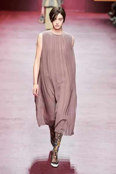 Look 37